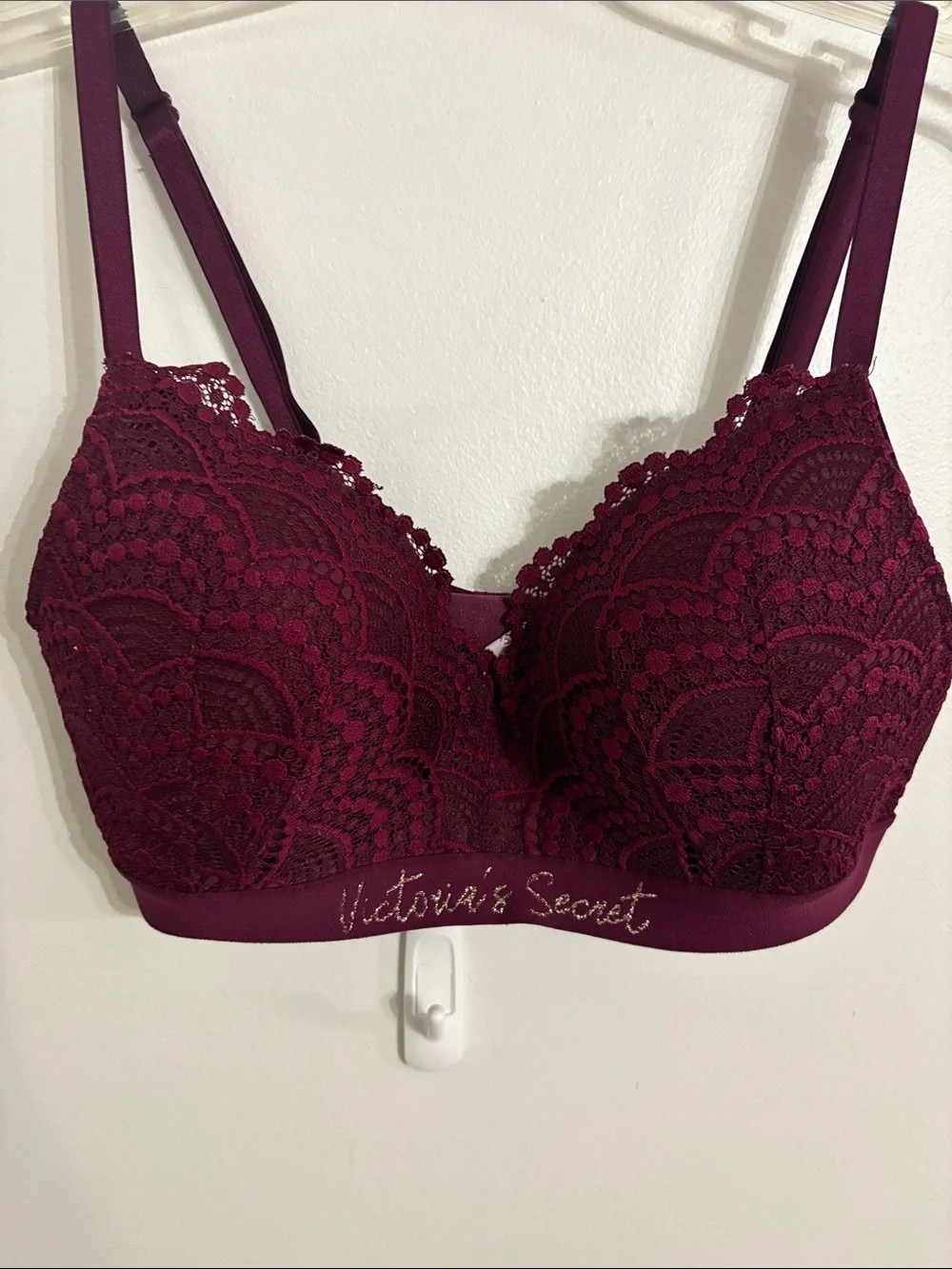 Victoria's Secret Lacey Wireless Push-Up Bra - Burgundy Plum EUC SIZE  34D